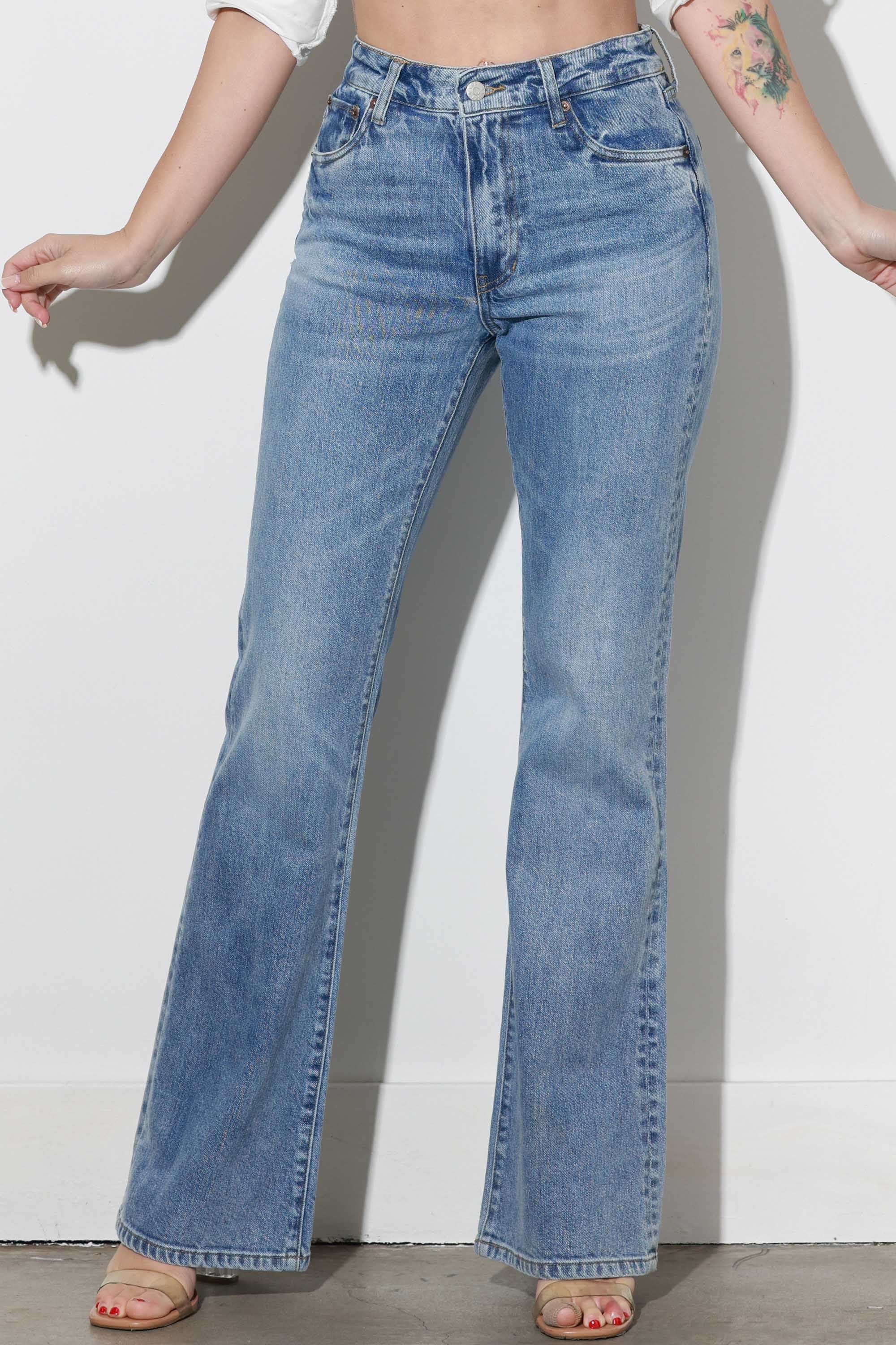 即納【Vibrant M.i.U】 フレアスリットワイドデニムパンツ Vibrant M.i.U】 フレアスリットワイドデニムパンツ｜海外セレブ