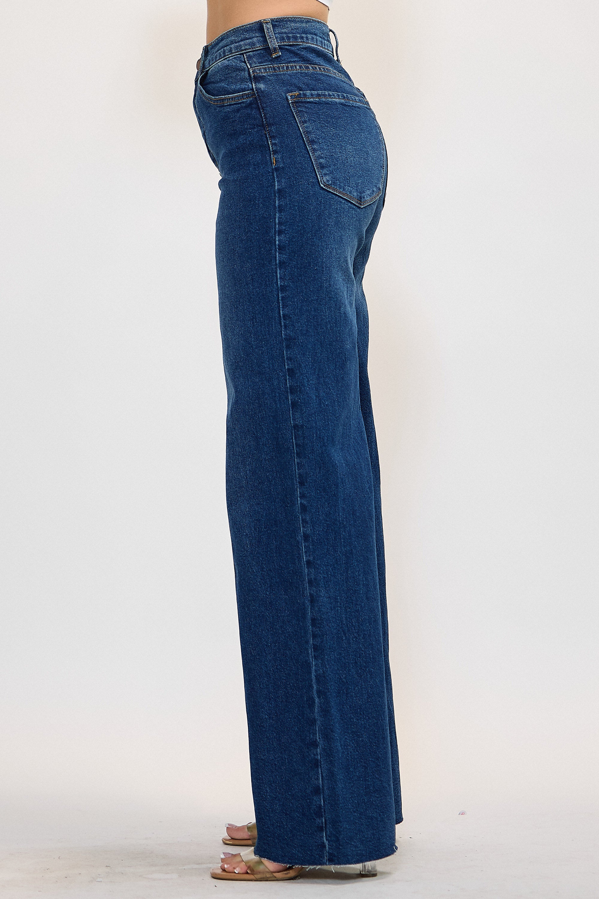 EP1912] We're Back Wide Fit Jeans – Vibrant miu