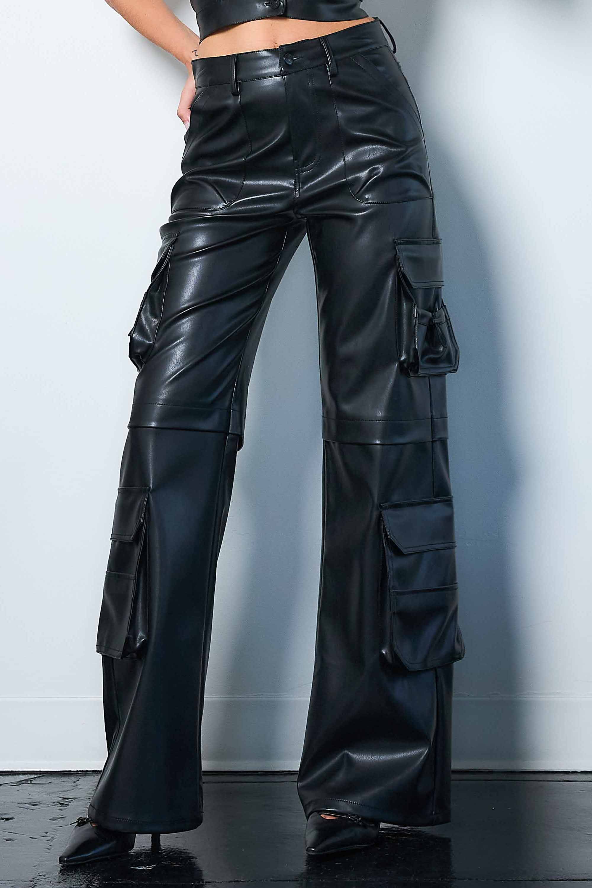 P6117] Vegan Leather Wide Fit Cargo Pants – Vibrant miu