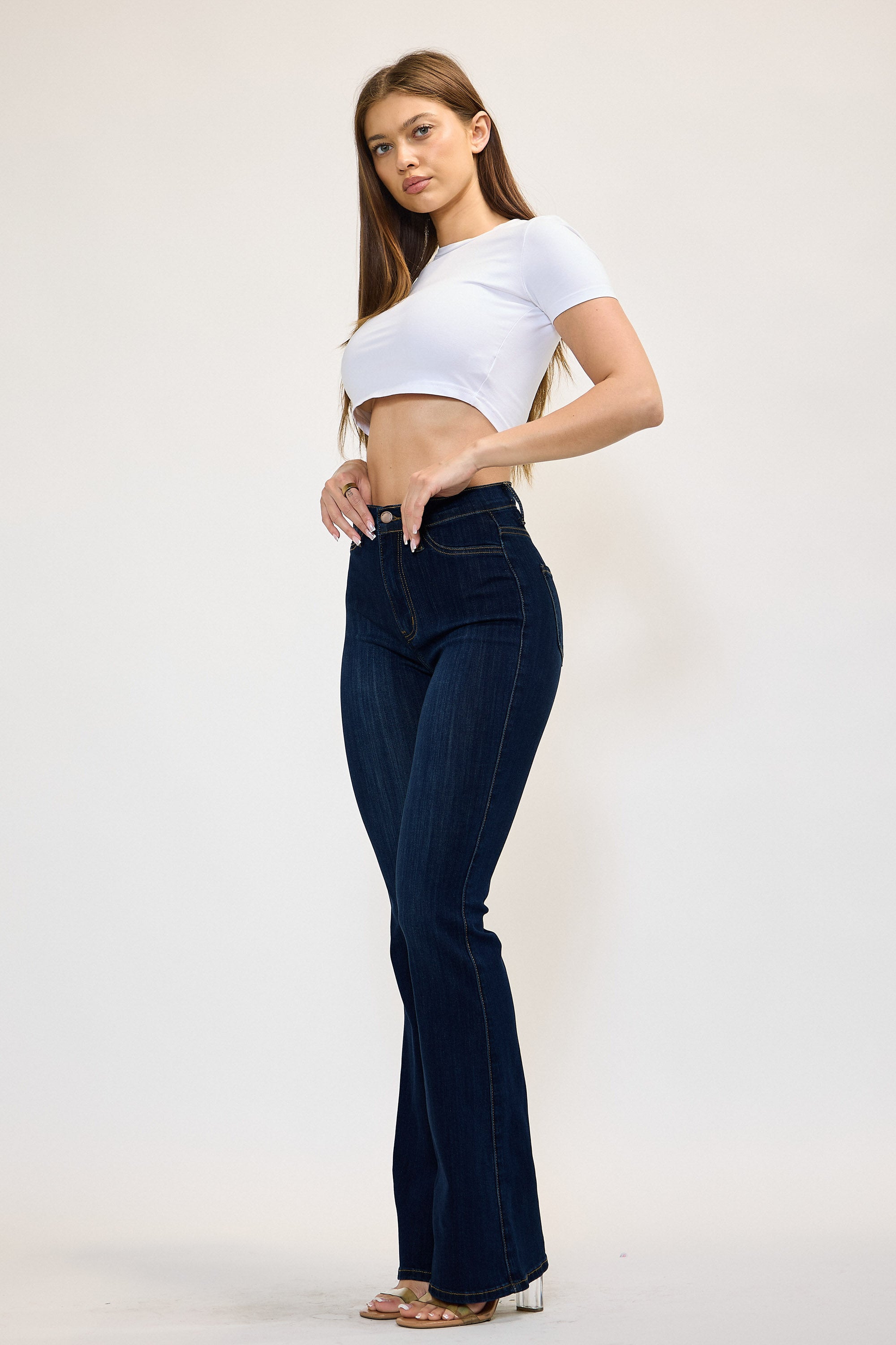 P6127] High-Rise Bootcut Jeans – Vibrant miu